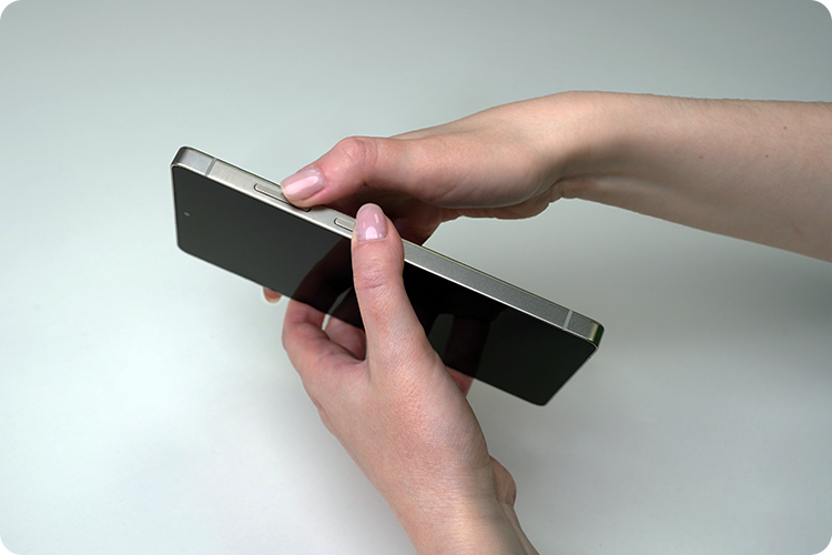 Нажмите клавиши «Питание» + «Громкость вниз»