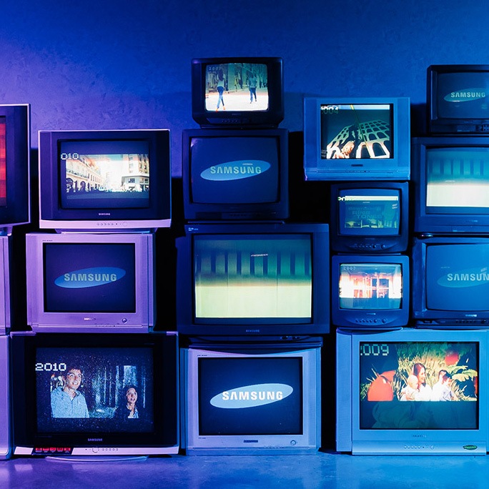 От приставки к радио — до интерьерных Smart TV