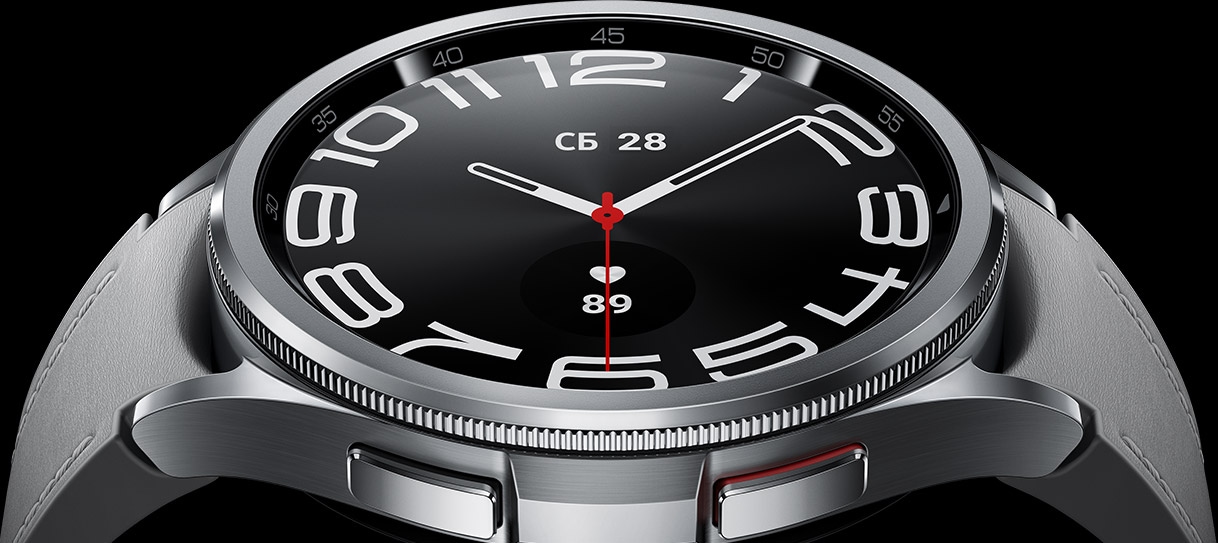 Galaxy Watch6 Classic со стильно выглядящим циферблатом.