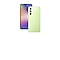 يظهر هاتف Galaxy A54 من الأمام ويُرى هاتف Galaxy A34 من الخلف.