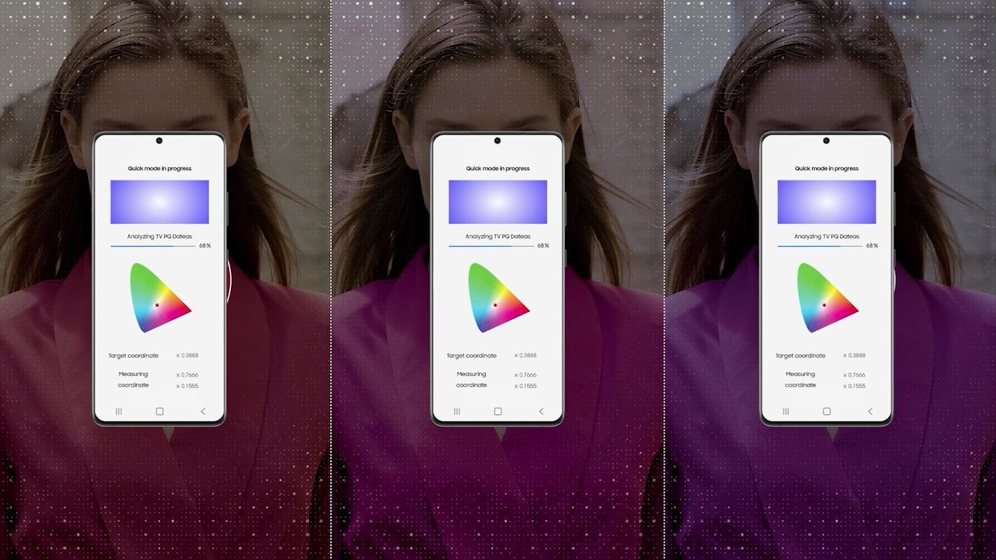 Three QxBs are installed in the shop window. The same female model appears on the screen, but the colors are subtly different. Red, pink, and purple circles appear in the center of the screen. The Calibration App runs on the smartphone and performs color adjustment. As the app disappears and the colors of the red, pink, and purple circles in the middle of the screen change, the colors in the circles on the three screens all change to pink. The circle disappears and the colors on all three screens change equally. The screen is zoomed out and three QxB screens installed in the shop window appear.