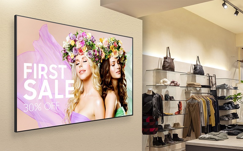 QxB is installed on the wall inside the store, and discount information is coming out.