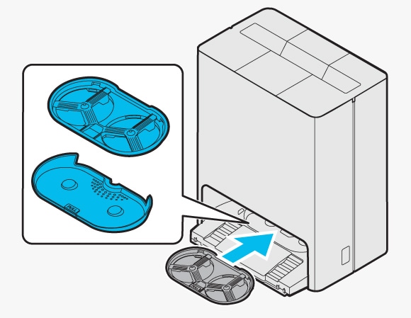 Attaching the washing plate to the bottom of the Clean Station, with close-up insets showing the plate alignment.