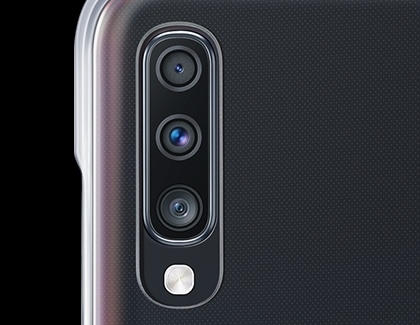 กล้องถ่ายรูปบนมือถือ Galaxy A Series สัมผัสความยอดเยี่ยมไปกับกล้องจาก A70 ด้วยกล้องหลังตัวหลักและกล้องตัวหน้ามีความละเอียด 32 MP