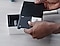 Unbox Galaxy Fold แกะกล่อง Galaxy Fold ซึ่งประกอบไปด้วย Galaxy Buds, เคสเส้นใยอะรามิด, หัวแปลง, สาย USB, อุปกรณ์เชื่อมต่อ USB และตัวเปิดช่องใส่ซิม