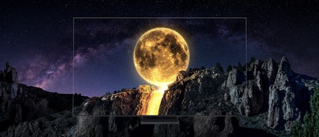 Samsung 2020 QLED 採用完整的金屬量子點技術,在一個幾乎看不見的無邊際螢幕內,顯示著閃耀的月亮。