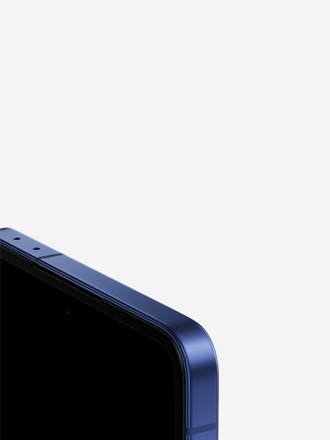 Close up of the corner of Galaxy Flip7 with its tough aluminum frame.