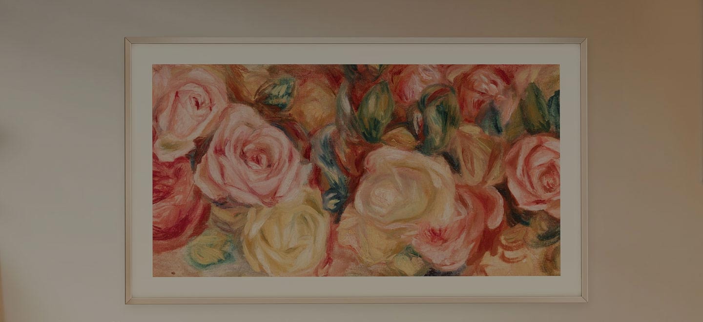 The Frame de Samsung muestra una hermosa pintura de rosas en varios tonos de rosa, amarillo y verde.