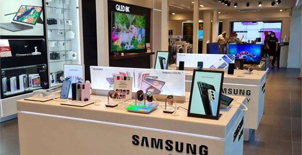 Full view of Pop Up Store Samsung House Samsung Experience Store layout