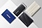 Ba ổ cứng di động của Samsung được đặt ở một góc. USB Portable SSD T7 màu xanh nằm phía trên Portable SSD T7 Shield USB 3.2 Gen 2 màu be. Bên cạnh là Portable SSD T9 màu đen.