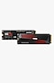Một ổ cứng SSD 990 PRO PCIe 4.0 NVMe M.2 màu đen hướng về phía trước.