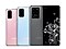 Mặt sau của Galaxy S20 màu Hồng Thiên Vân, Galaxy S20+ màu Xanh Thiên Vân và Galaxy S20 Ultra màu Xám Vô Cực đang xếp chồng lên nhau. Ở bên phải, mặt trước của Galaxy S20 Ultra 5G đang chồng lên.
