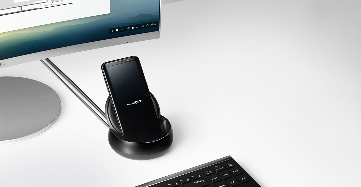 When a phone docks on to DeX Station, <br>it turns into a desktop