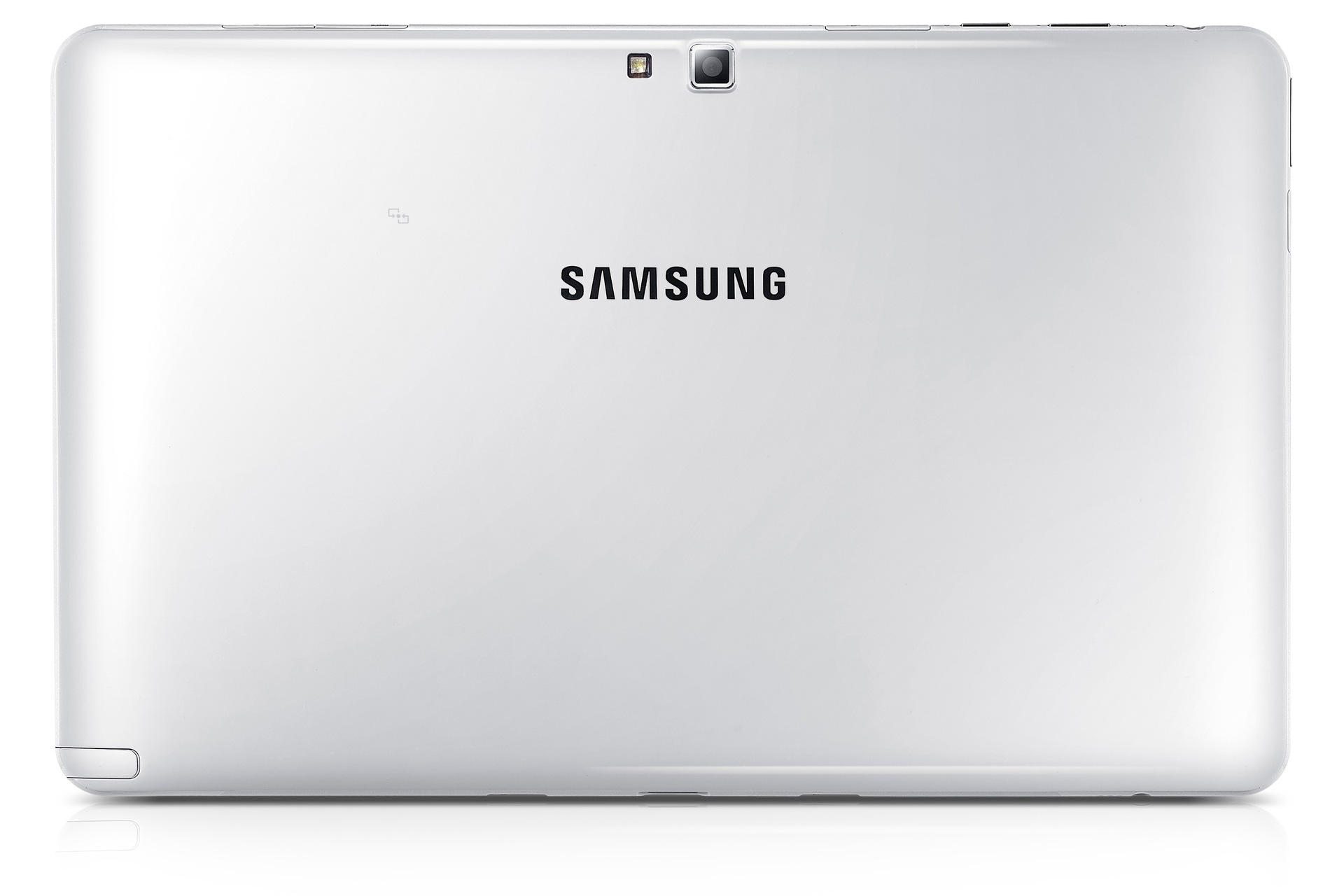 XE500T1C 13 Front white