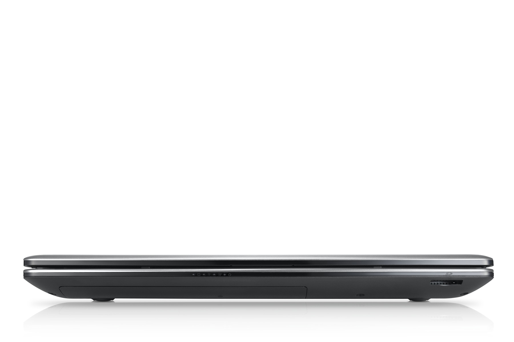 NP355E4X 22 Front Silver