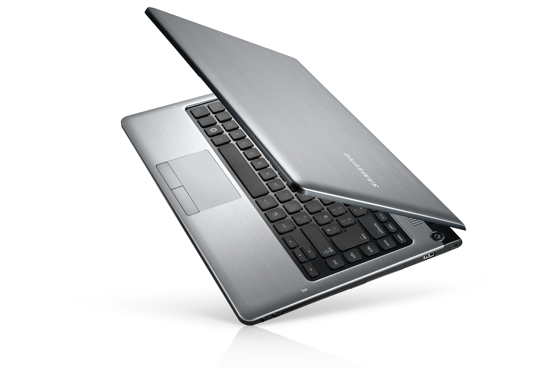 NP355E4X 30 Dynamic Silver