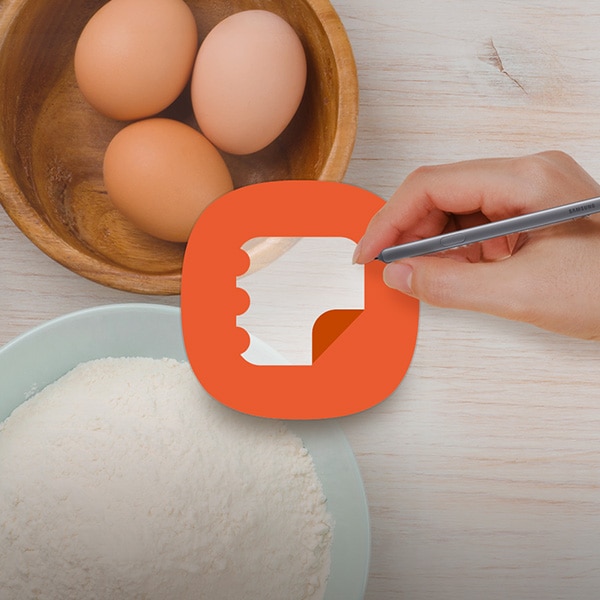 Learn how to take notes while watching a video on the Galaxy Tab S6.