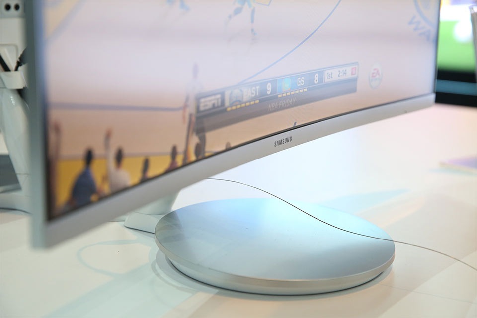 SUHD TV curved monitor stand
