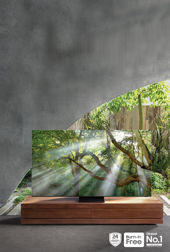 Samsung 2020 QLED TV which has complete Quantum Dot technology is being shown with the intensely shining moon on the screen. And It is showing Unrivaled QLED 8K with Quantum. AI and Global No.1 8K TV Brand icon.