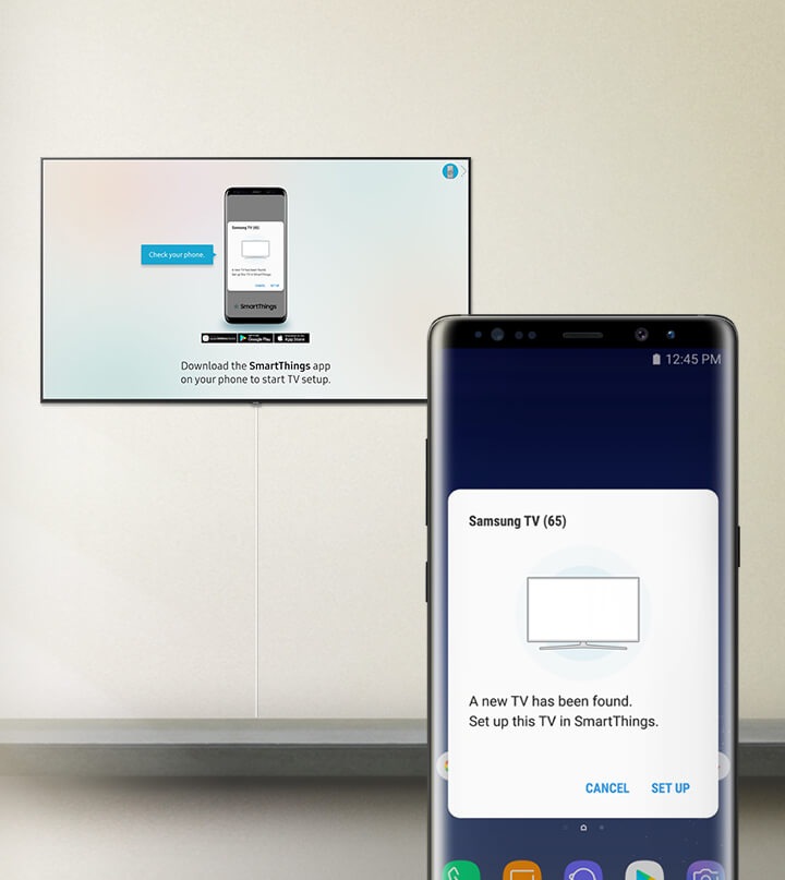 A TV deteta o telemóvel automaticamente com a legenda "Faça o download do aplicação SmartThings no seu telefone para iniciar a configuração da TV". e a TV foi detetada no telemóvel com a legenda "Uma nova TV foi encontrada. Configure esta TV no SmartThings"