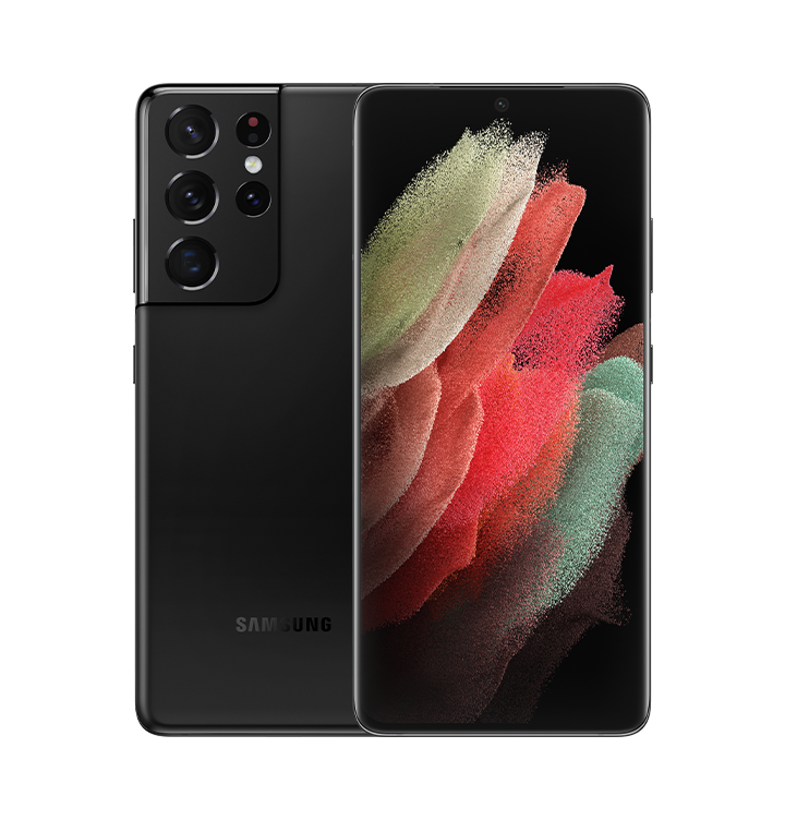 Dy telefona Galaxy S21 Ultra 5G në Phantom Black, njëri parë nga përpara dhe njëri parë nga pas. Ai që shihet nga përpara ka një sfond grafik në ekran.