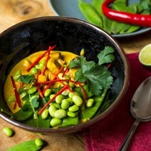 MIKROKÜCHE: HÜHNERCURRY