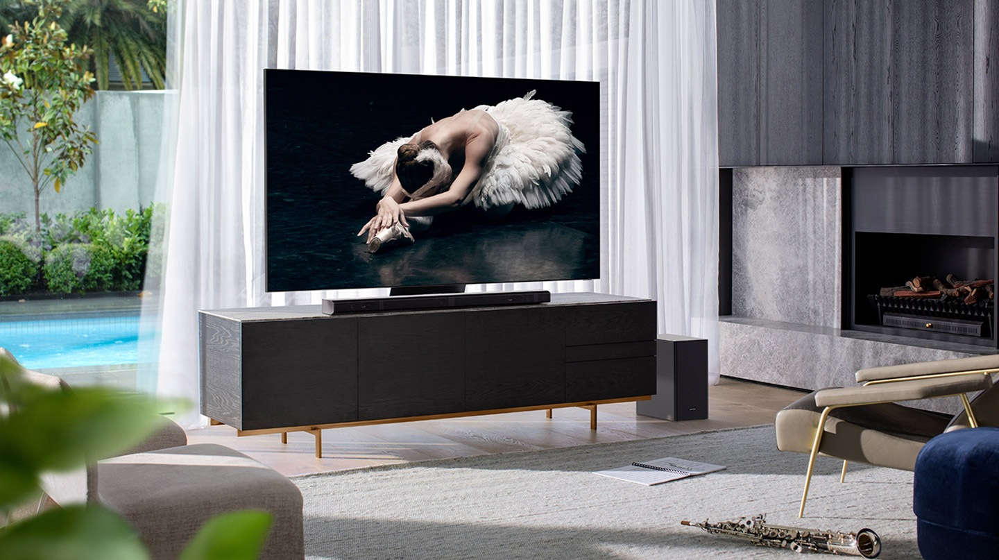 Samsung QLED TV mit Samsung Soundbar