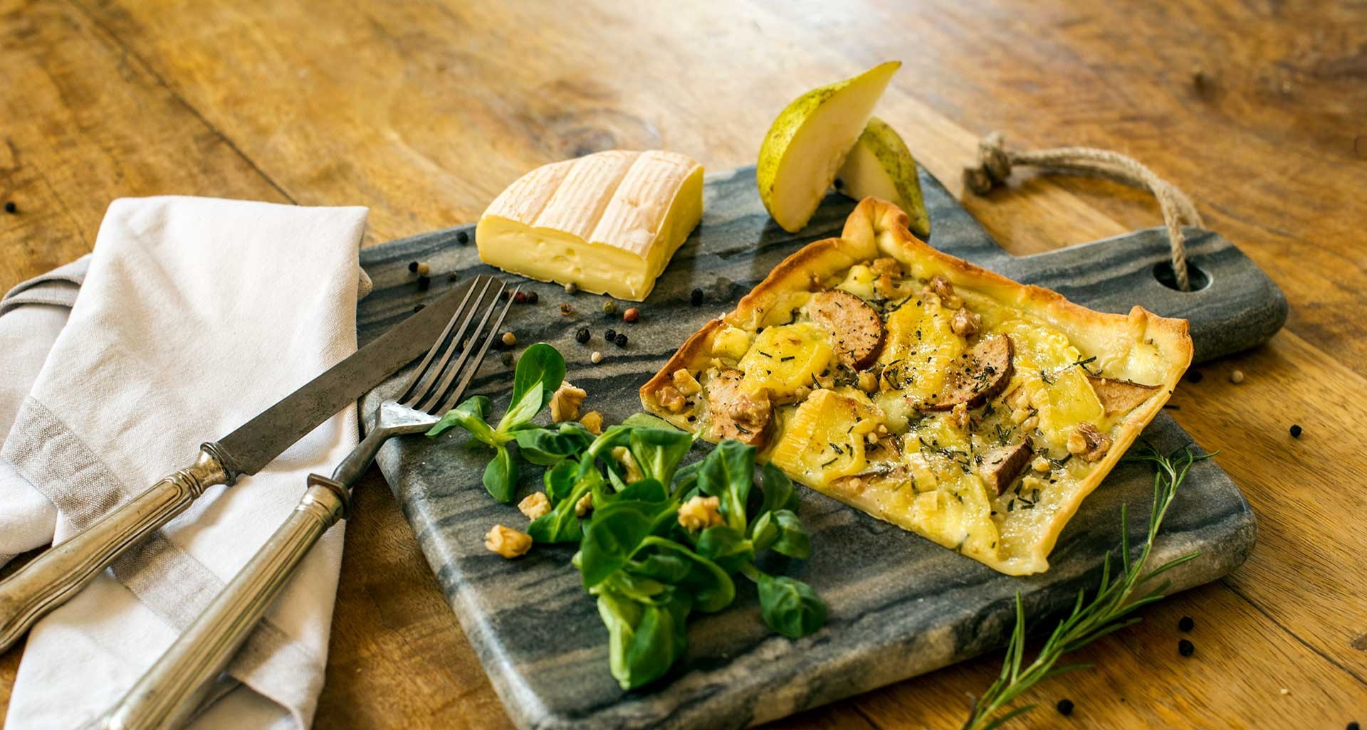 Mikroküche: Flammkuchen mit Birne und Käse