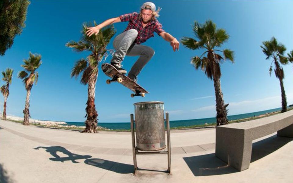 Extreme Sports Skateboard Extreme Sports Skateboard