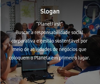Essa imagem contém o slogan da gestão ecológica. O slogan é “PlanetFirst”, que implica a “Busca pela responsabilidade social corporativa e gestão sustentável de atividades de negócios que coloquem o Planeta em primeiro lugar”.