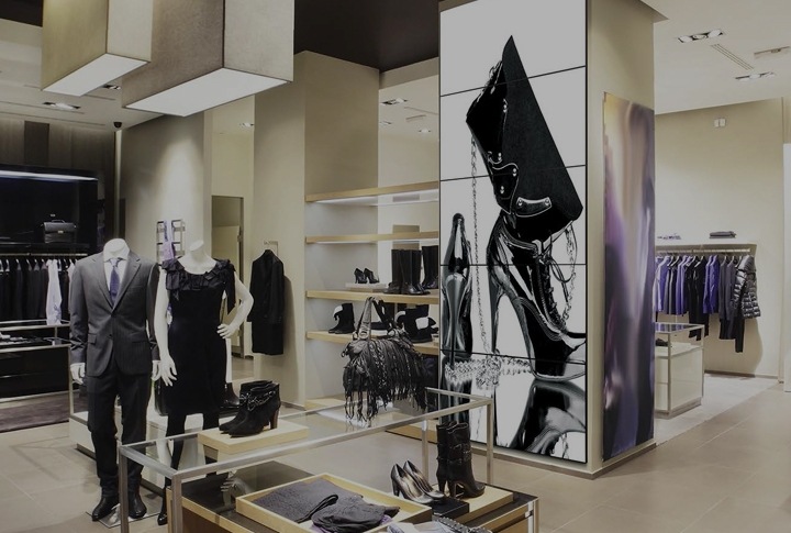 A Samsung air conditioner covering multiple areas in a clothing store creating pleasant atmosphere