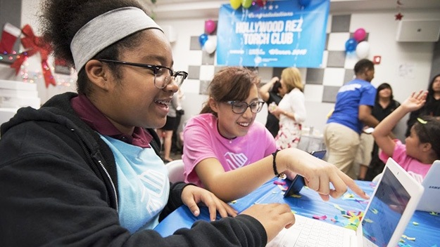 Une photo de jeunes gens participant au défi Climate Superstars en Amérique du Nord