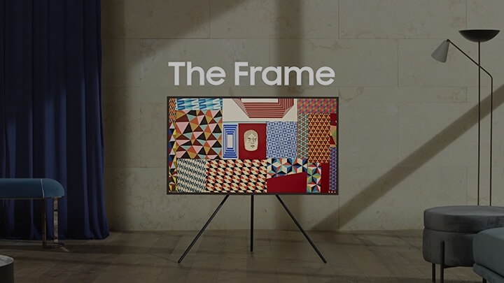 Le Cadre : présentation des avantages principaux | Samsung Lire la video Affichant des œuvres d’art à l’écran, le téléviseur Le Cadre de Samsung devient un tableau qui peut être placé n’importe où dans votre espace grâce au pied Studio.