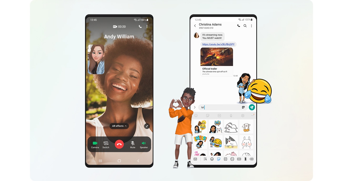 Der Bildschirm eines der Galaxy-Geräte zeigt einen Videoanruf mit AR-Effekten an. Der Bildschirm eines weiteren Galaxy-Geräts zeigt die Messages-App in der AR-Effekte verwendet werden.