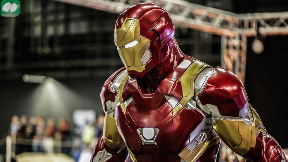 2. Superhelden wie Iron Man gab es als lebensgrosse Statuen zu bestaunen. 2. Superhelden wie Iron Man gab es als lebensgrosse Statuen zu bestaunen.