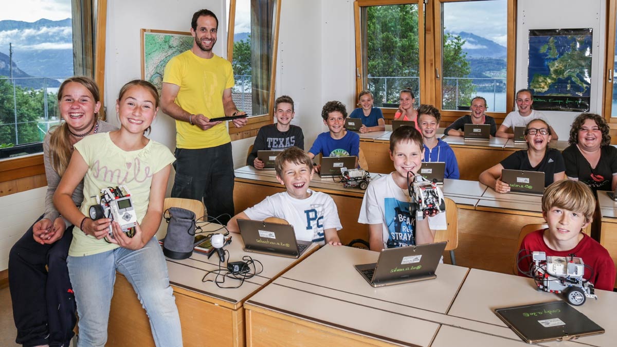 «Smart Classroom» — Teil 3: Mit Robotern zum Lernerfolg «Smart Classroom» — Teil 3: Mit Robotern zum Lernerfolg