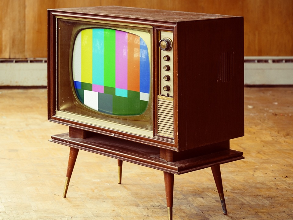 Paul Nipkow erfand den Fernseher. Samsung QLED erfindet ihn neu. Paul Nipkow erfand den Fernseher. Samsung QLED erfindet ihn neu.