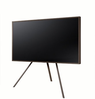Ein Bild, das Samsung TV Zubehör hervorhebt - Studio Stand by präsentiert einen QLED Fernseher mit installiertem Studio Ständer.