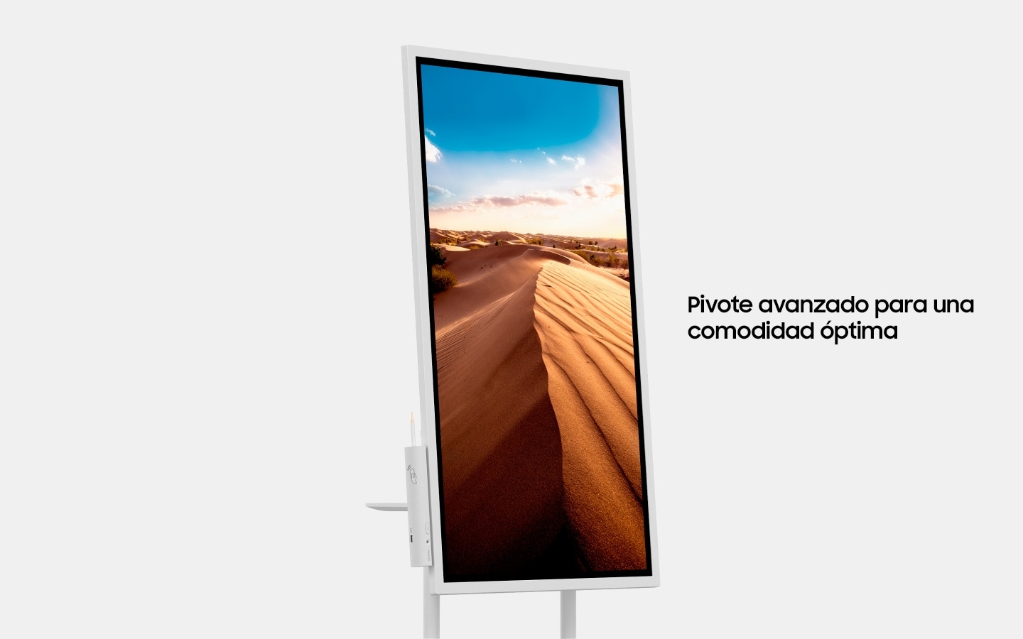 Una imagen que muestra un dispositivo Flip Samsung girando, para mostrar el lado y la parte frontal del dispositivo con texto que dice pivote avanzado para una comodidad óptima(6-2).