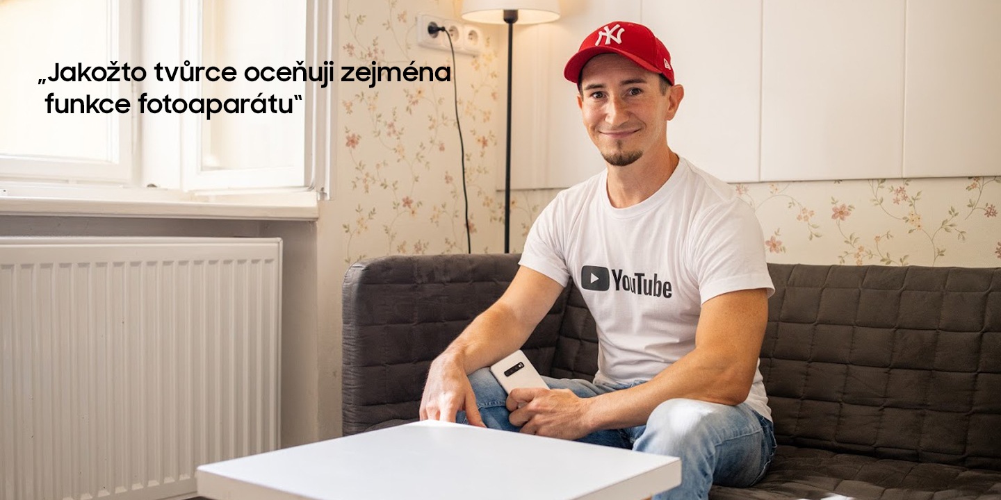 Jiří Hník Jiří Hník s Galaxy S10+