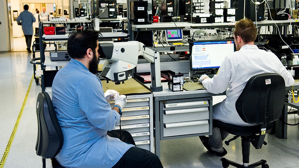 Bei LetMeRepair arbeiten nur auf Samsung Geräte spezialisierte Experten. Bei LetMeRepair arbeiten nur auf Samsung Geräte spezialisierte Experten.
