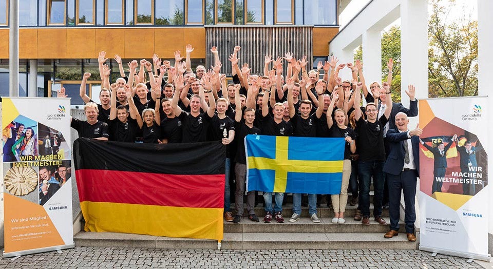 Samsung engagiert sich für mehr Qualifikation in der Ausbildung Samsung engagiert sich für mehr Qualifikation in der Ausbildung
