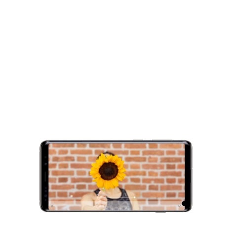 Video einer Galaxie S10, die ein Bild eines Mädchens hält eine Sonnenblume in ihrer Hand zeigt.