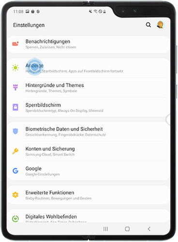 Tippe in den Einstellungen des Galaxy Fold auf Anzeige.