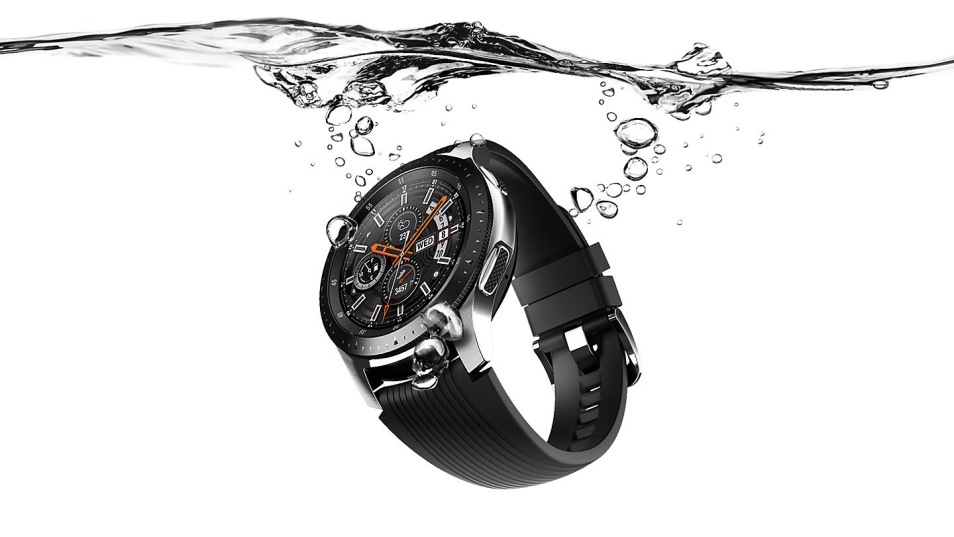 Samsung Smartwatches, die Druck bis zu 5 ATM aushalten, eignen sich zum Schwimmen.