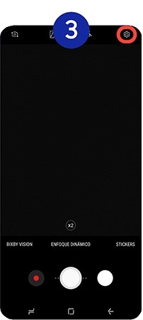 Presionamos sobre el icono de ajustes de la parte superior derecha de la pantalla