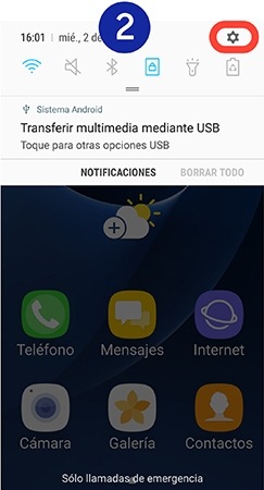 Tocamos en la rueda dentada situada en la esquina superior derecha para acceder al menú de ajustes