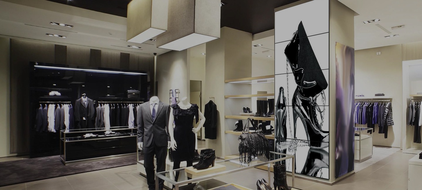 Un climatiseur Samsung couvre plusieurs secteurs d'un magasin de vêtements pour créer une atmosphère agréable
