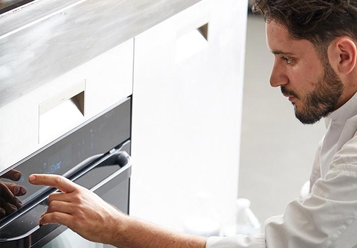 Merouan et le four Dual Cook Flex