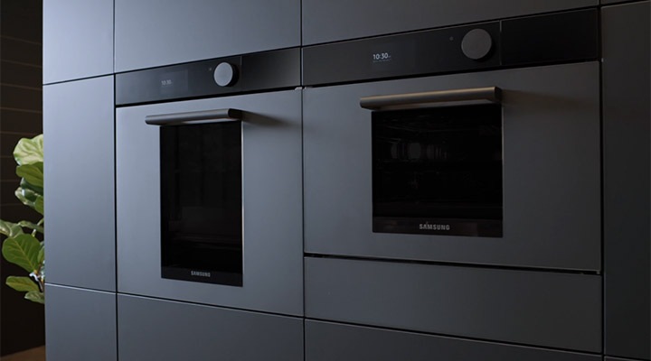 Découvrez notre Four Compact Infinite Line™ Découvrez notre Four Compact Infinite Line™